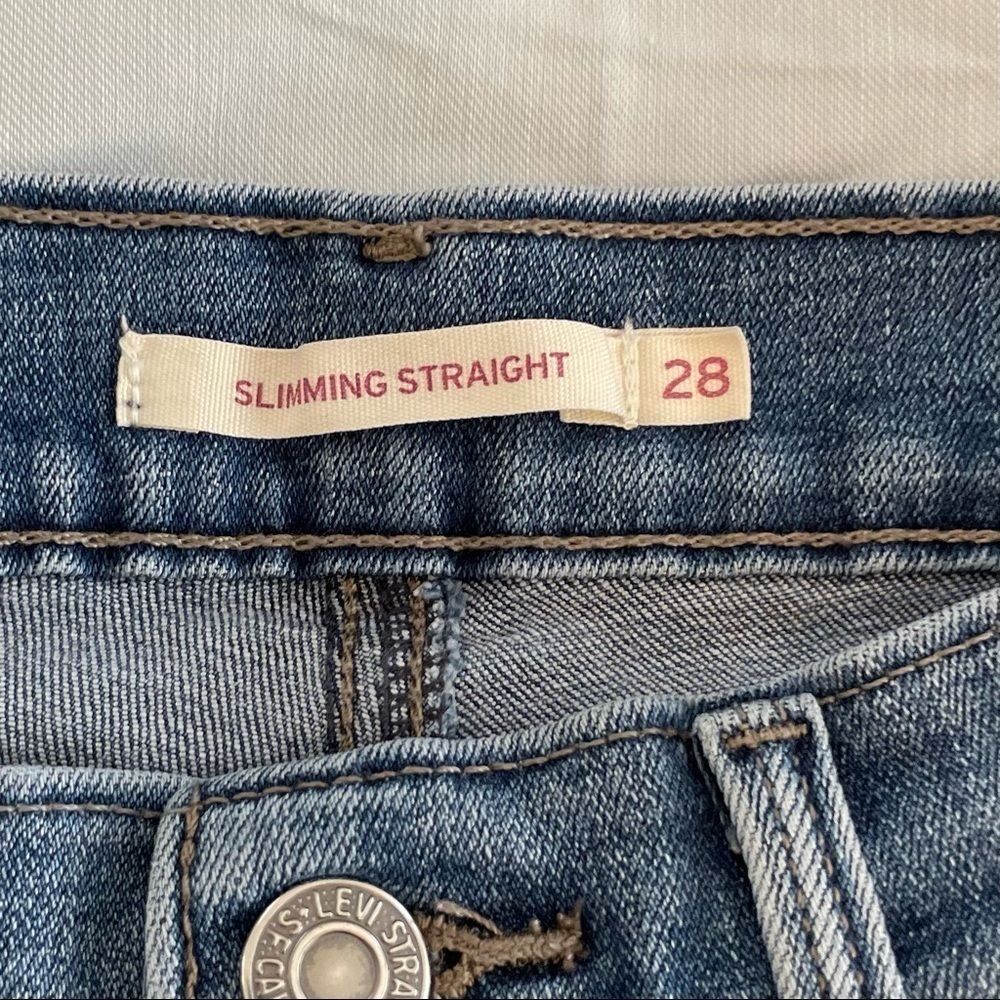 Levi’s slimming straight jeans 28 - Picture 9 of 16